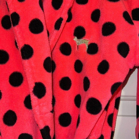 Pink Robe - Picture 2 of 3